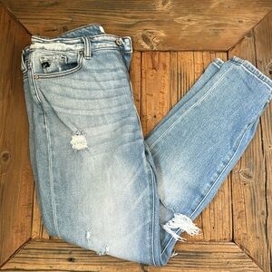 Kancan distressed jeans size 27/7